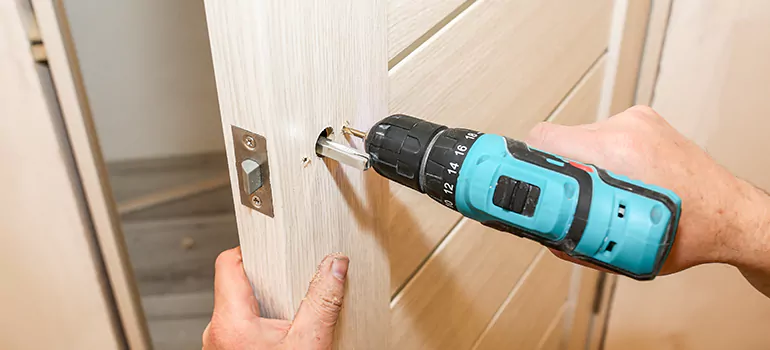 Old Door Knob Repair in Tampa, FL